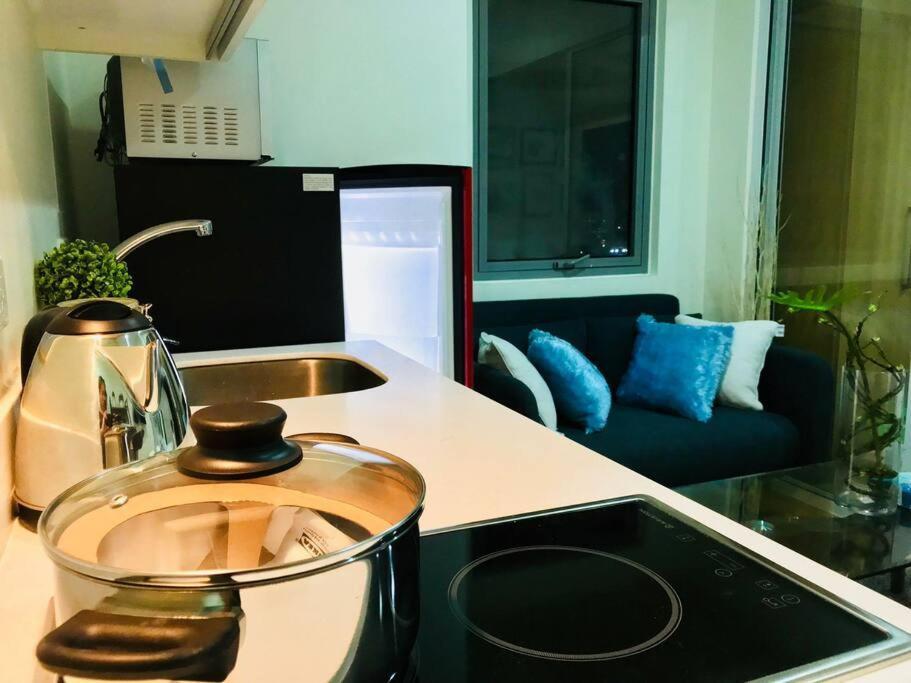 Acqua Private Residence Livingstone Tower Condo Unit With Free Wifi Маніла Екстер'єр фото